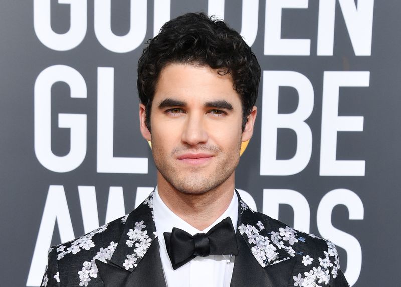 Darren Criss used to this surprising brand to get his Golden Globes 2019 award-winning glow-up.